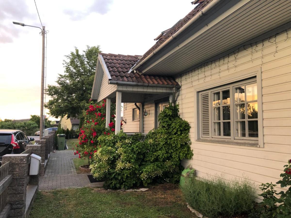 Manni Homestay Kuressaare Buitenkant foto